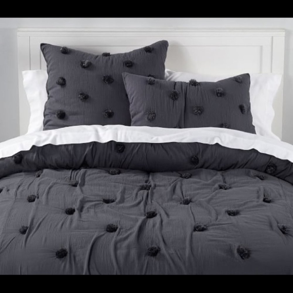 🎉HP🎉Pottery Barn Teen Black Crinkle Puff Shams